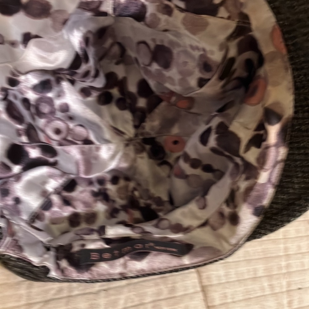 Hat - Picture 4 of 4
